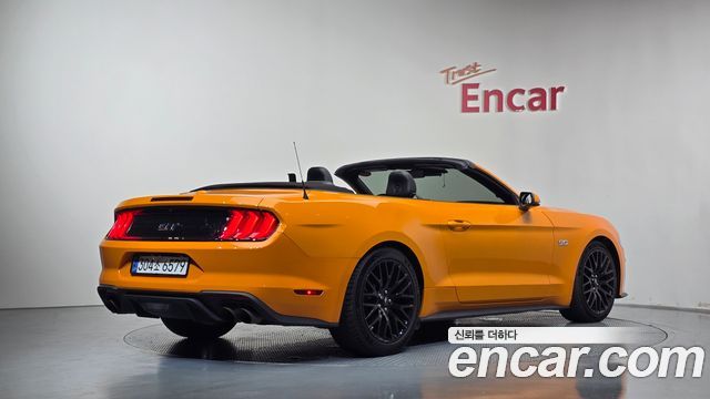Ford Mustang GT Convertible 2019 — фото 2