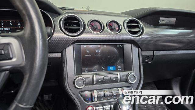 Ford Mustang GT Convertible 2019 — фото 12
