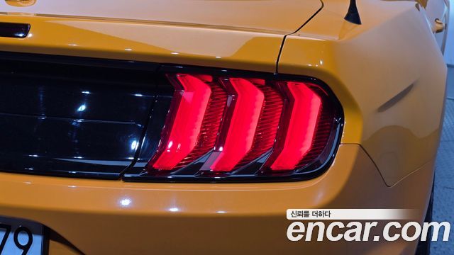 Ford Mustang GT Convertible 2019 — фото 23