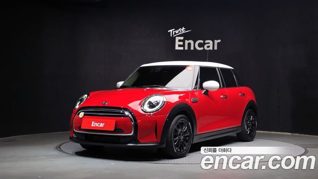 MINI Cooper 5Door Classic Third Generation 2024 — фото 1