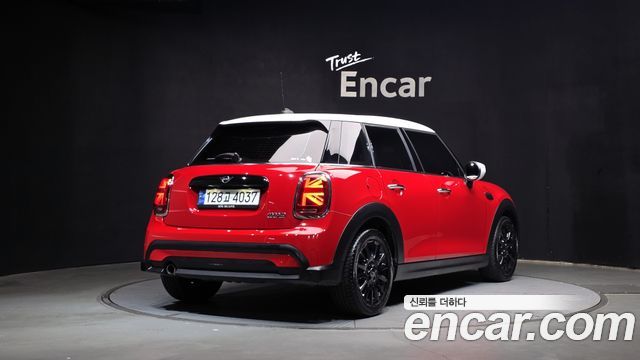 MINI Cooper 5Door Classic Third Generation 2024 — фото 2