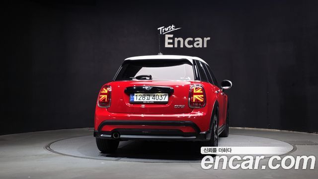 MINI Cooper 5Door Classic Third Generation 2024 — фото 4