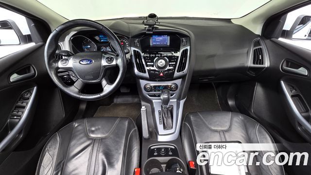 Ford Focus 2.0 Diesel Titanium Hatchback 3rd 2015 — фото 7