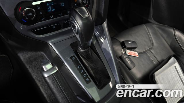 Ford Focus 2.0 Diesel Titanium Hatchback 3rd 2015 — фото 9