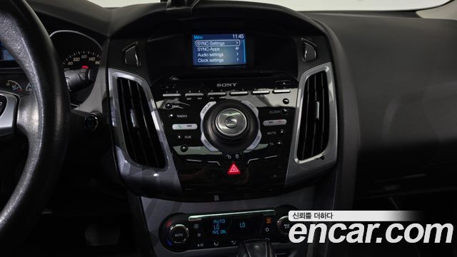 Ford Focus 2.0 Diesel Titanium Hatchback 3rd 2015 — фото 14