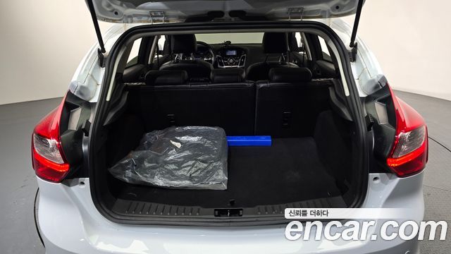 Ford Focus 2.0 Diesel Titanium Hatchback 3rd 2015 — фото 17