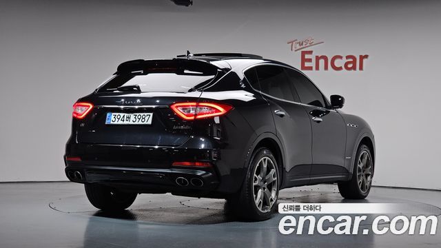 Maserati Levante 3.0 Diesel AWD GranSport 2019 — фото 2