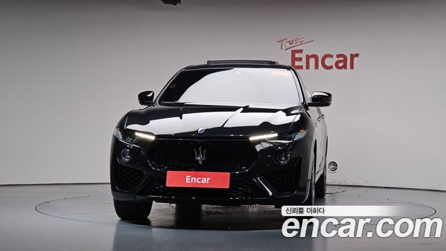Maserati Levante 3.0 Diesel AWD GranSport 2019 — фото 3