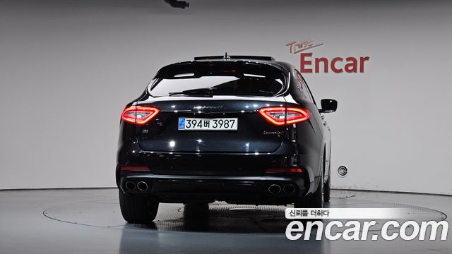 Maserati Levante 3.0 Diesel AWD GranSport 2019 — фото 4