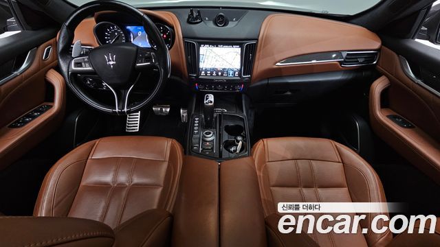 Maserati Levante 3.0 Diesel AWD GranSport 2019 — фото 7