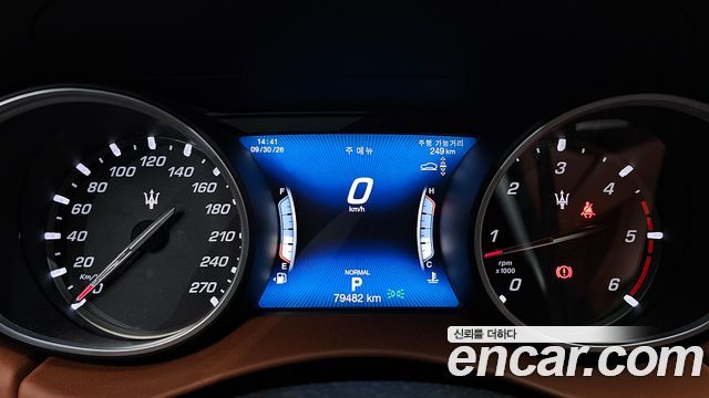 Maserati Levante 3.0 Diesel AWD GranSport 2019 — фото 8