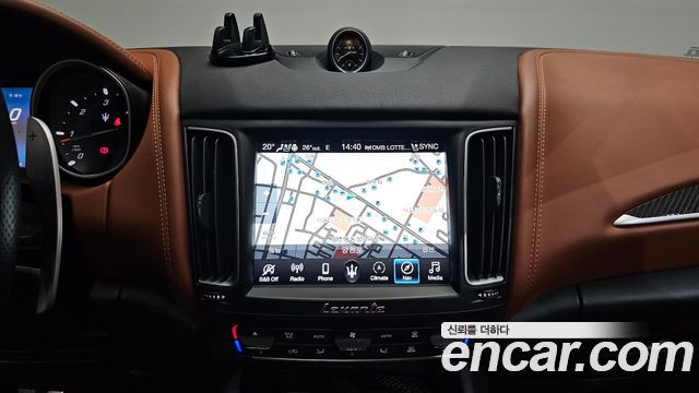 Maserati Levante 3.0 Diesel AWD GranSport 2019 — фото 14
