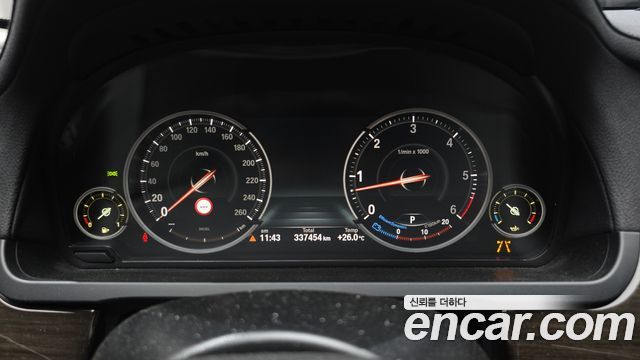 BMW 7 Series (F01) 750Ld xDrive 2015 — фото 8