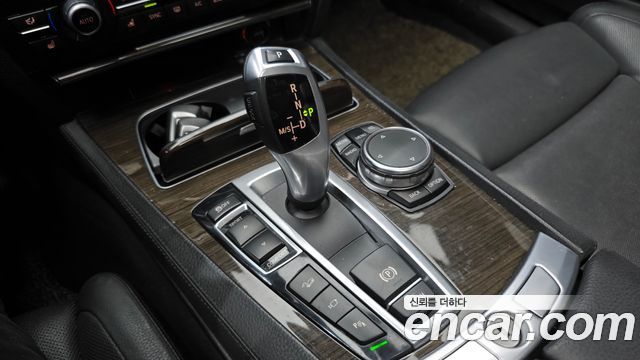 BMW 7 Series (F01) 750Ld xDrive 2015 — фото 9