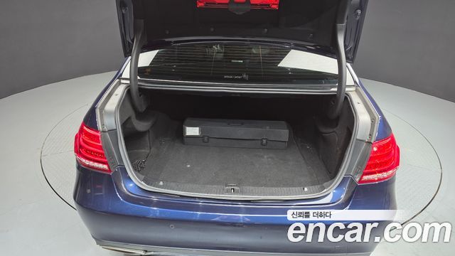 Mercedes-Benz E-Class (W212) E300 4MATIC Avantgarde 2016 — фото 20