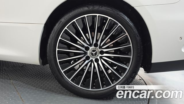 Mercedes-Benz CLE-Class (C236) CLE200 Coupe 2024 — фото 21