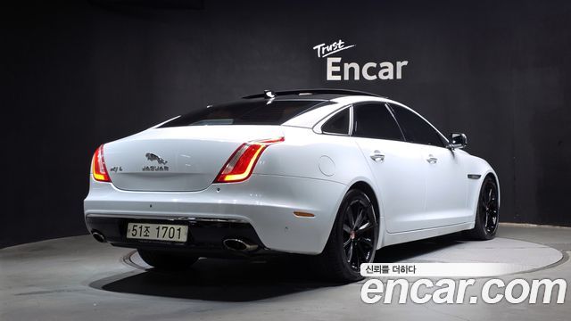 Jaguar XJ 3.0D Premium Luxury LWB X351 2018 — фото 2