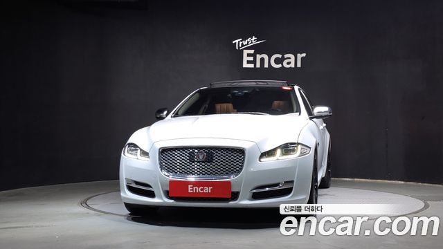 Jaguar XJ 3.0D Premium Luxury LWB X351 2018 — фото 3