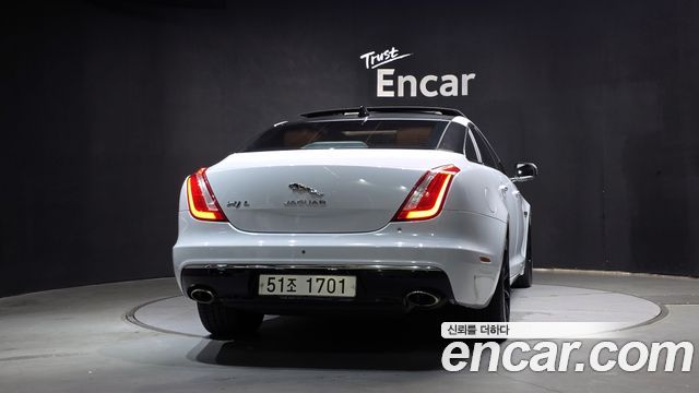 Jaguar XJ 3.0D Premium Luxury LWB X351 2018 — фото 4