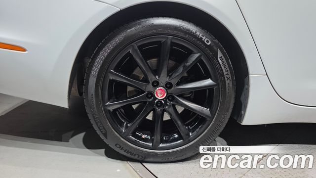 Jaguar XJ 3.0D Premium Luxury LWB X351 2018 — фото 5