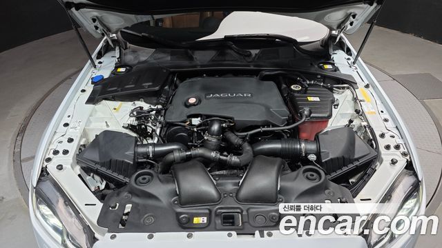 Jaguar XJ 3.0D Premium Luxury LWB X351 2018 — фото 6