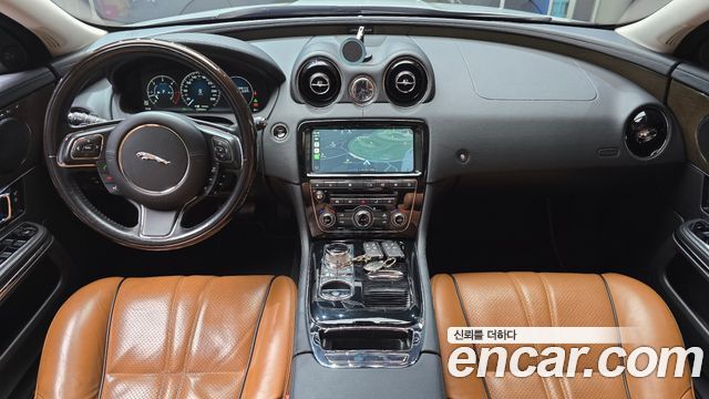 Jaguar XJ 3.0D Premium Luxury LWB X351 2018 — фото 7