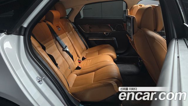 Jaguar XJ 3.0D Premium Luxury LWB X351 2018 — фото 15