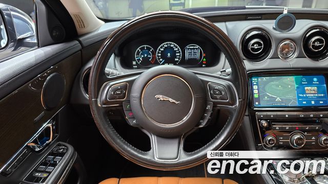 Jaguar XJ 3.0D Premium Luxury LWB X351 2018 — фото 17