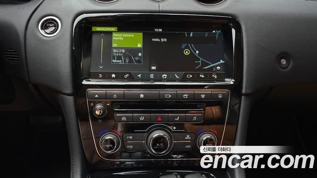 Jaguar XJ 3.0D Premium Luxury LWB X351 2018 — фото 20