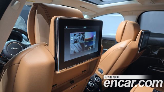 Jaguar XJ 3.0D Premium Luxury LWB X351 2018 — фото 21