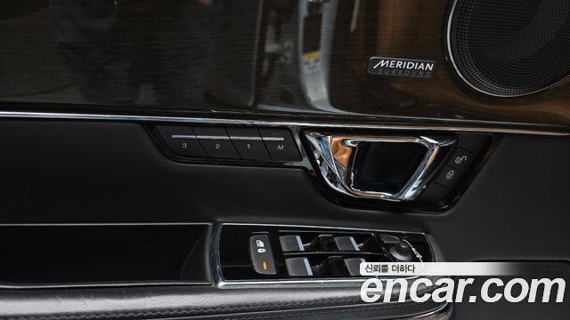 Jaguar XJ 3.0D Premium Luxury LWB X351 2018 — фото 35