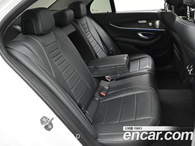 Mercedes-Benz E-Class (W213) E300 4MATIC Avnatgarde 2018 — фото 16