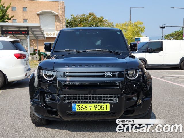 Land Rover Defender (L663) 110 P400 X