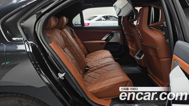 BMW 7 Series (G70) 740i xDrive M Sport 2025 — фото 12