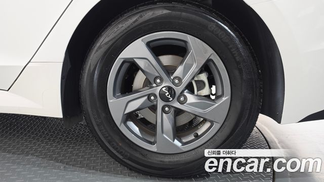 Kia K5 (III) 2.0 LPi(Rent) Trendy 2025 — фото 27
