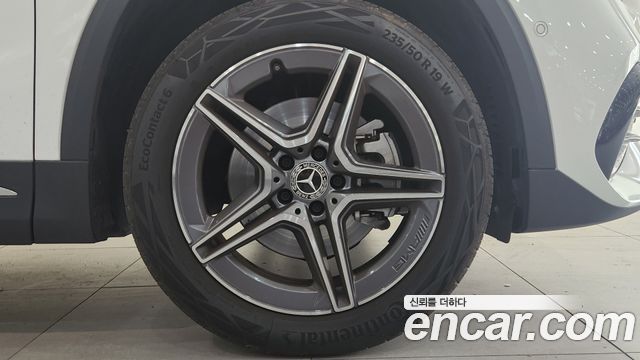 Mercedes-Benz GLA-Class (H247) GLA250 4MATIC 2023 — фото 3