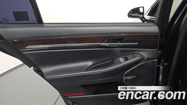 Genesis EQ900 3.3 T-GDI AWD Luxury 2016 — фото 31