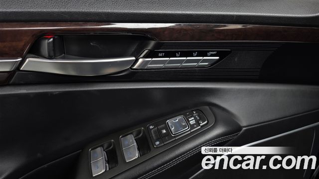Genesis EQ900 3.3 T-GDI AWD Luxury 2016 — фото 38