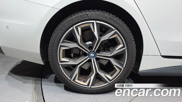 BMW i4 eDrive40 M Sports 2022 — фото 5