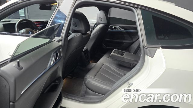 BMW i4 eDrive40 M Sports 2022 — фото 12