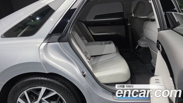 Hyundai Grandeur (GN7) 2,5 Gasoline 2WD Exclusive 2023 — фото 12