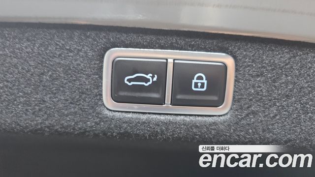 Hyundai Grandeur (GN7) 2,5 Gasoline 2WD Exclusive 2023 — фото 20