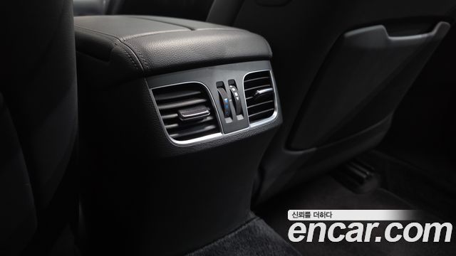 Genesis G80 3.3 GDI AWD Premium Luxury 2019 — фото 31