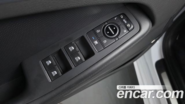 Genesis G80 3.3 GDI AWD Premium Luxury 2019 — фото 40