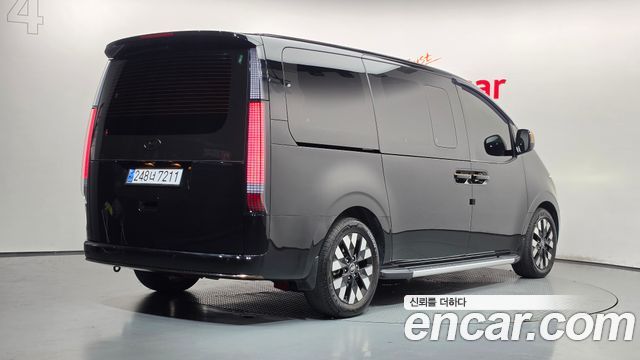 Hyundai Staria HEV 1.6 Lounge 7-Seater Inspiration 2025 — фото 2