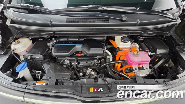 Hyundai Staria HEV 1.6 Lounge 7-Seater Inspiration 2025 — фото 6