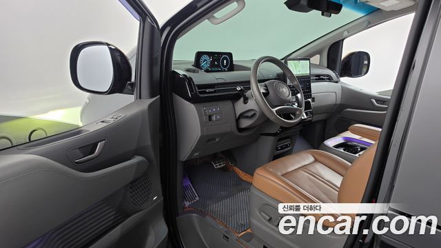 Hyundai Staria HEV 1.6 Lounge 7-Seater Inspiration 2025 — фото 10