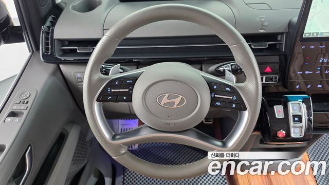 Hyundai Staria HEV 1.6 Lounge 7-Seater Inspiration 2025 — фото 13