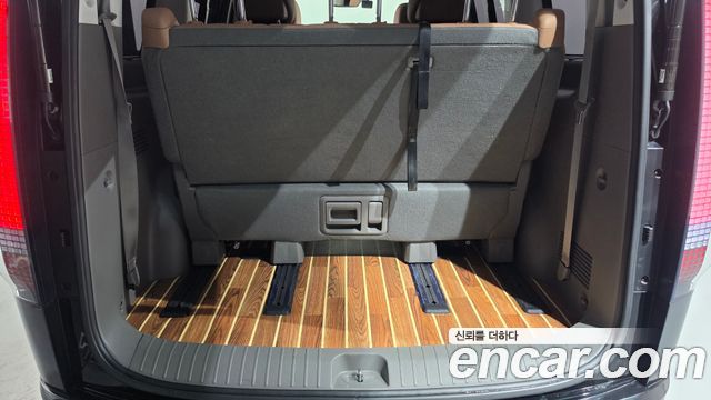 Hyundai Staria HEV 1.6 Lounge 7-Seater Inspiration 2025 — фото 18