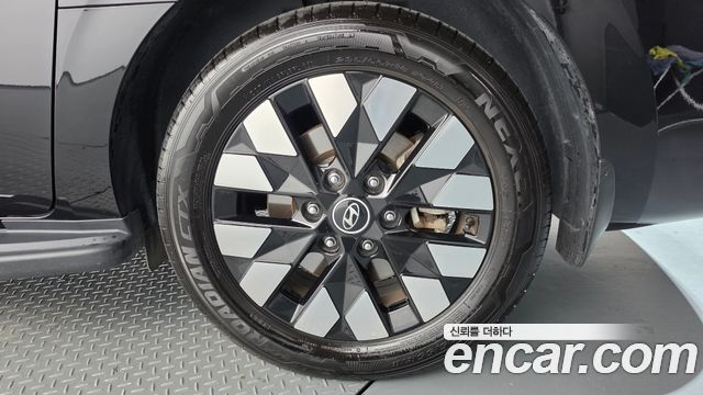 Hyundai Staria HEV 1.6 Lounge 7-Seater Inspiration 2025 — фото 21